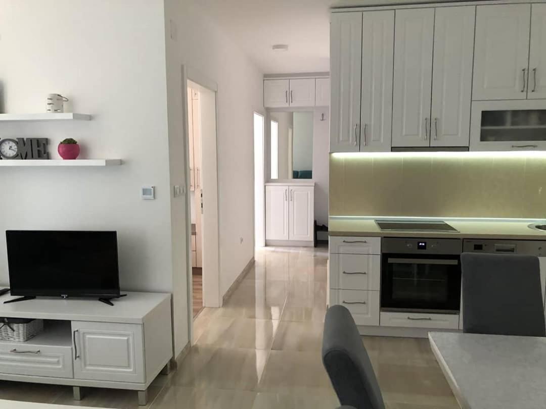 Apartman Sims บิเยลยินา ภายนอก รูปภาพ